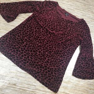 Y-306 Talbots velvet burnout bell sleeve blouse BURGUNDY sz S petite